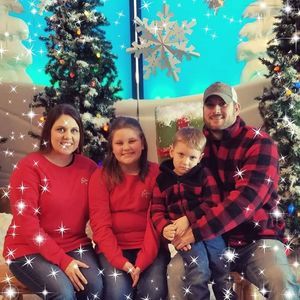 Hello we are Colby & Julie of Vintage2Brand